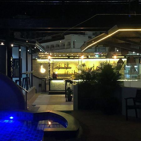 Bodega Phuket Patong (Adults Only) Hostel Buitenkant foto