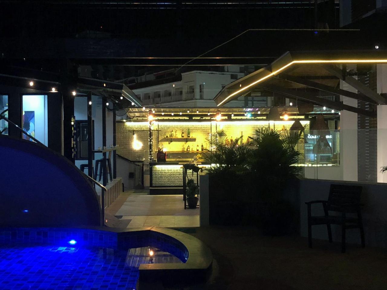 Bodega Phuket Patong (Adults Only) Hostel Buitenkant foto