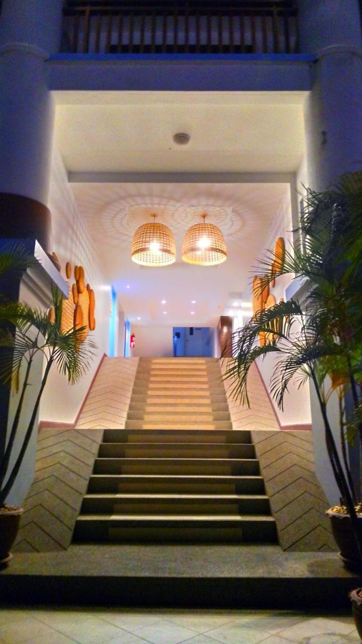 Bodega Phuket Patong (Adults Only) Hostel Buitenkant foto