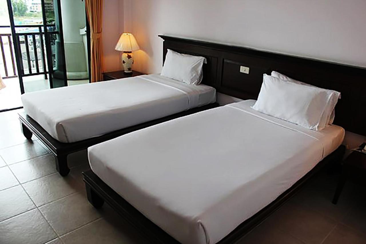 Bodega Phuket Patong (Adults Only) Hostel Buitenkant foto