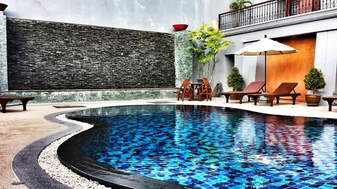 Bodega Phuket Patong (Adults Only) Hostel Buitenkant foto