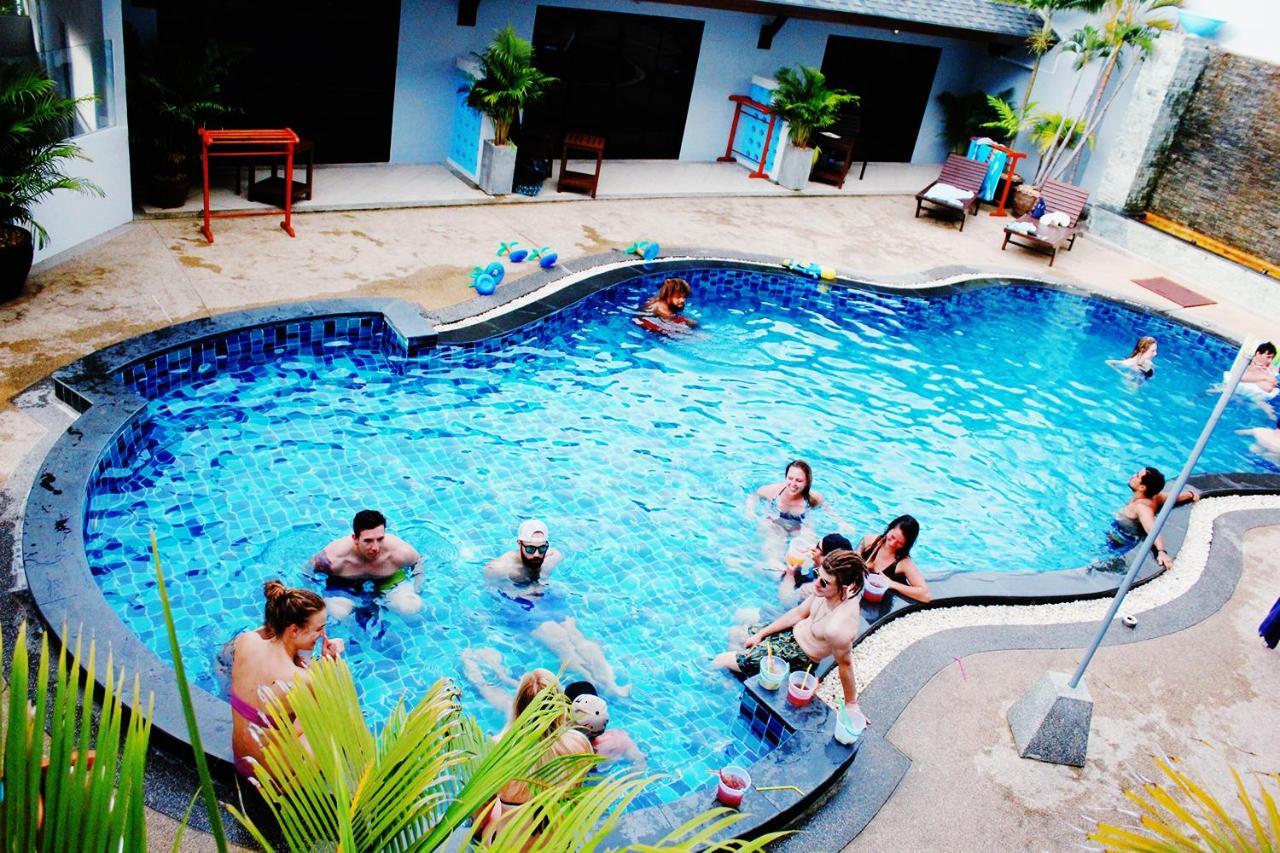 Bodega Phuket Patong (Adults Only) Hostel Buitenkant foto
