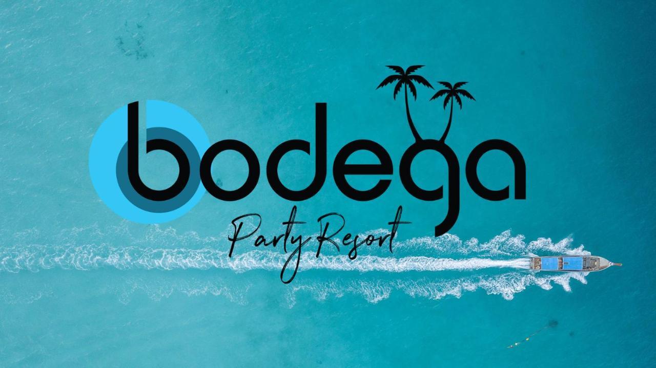 Bodega Phuket Patong (Adults Only) Hostel Buitenkant foto